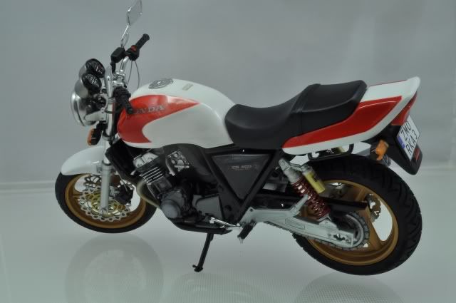 Modelarstwo z pasją • Zobacz wątek Honda CB 400 Super