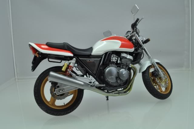 Modelarstwo z pasją • Zobacz wątek Honda CB 400 Super