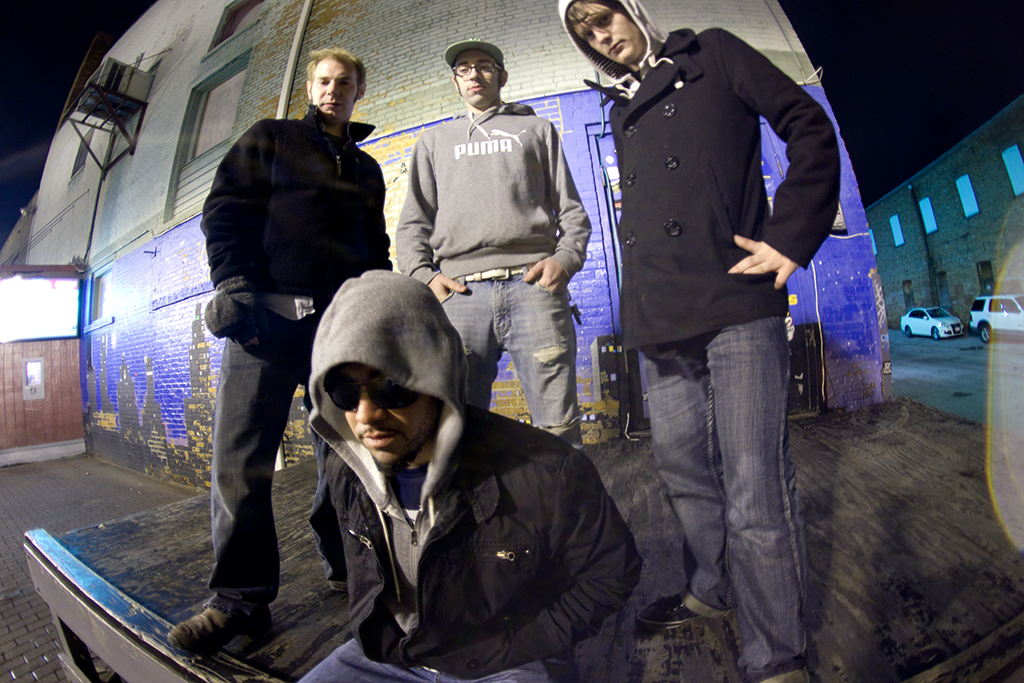 IMAGE: http://i1259.photobucket.com/albums/ii547/tmoore323/Distort.png