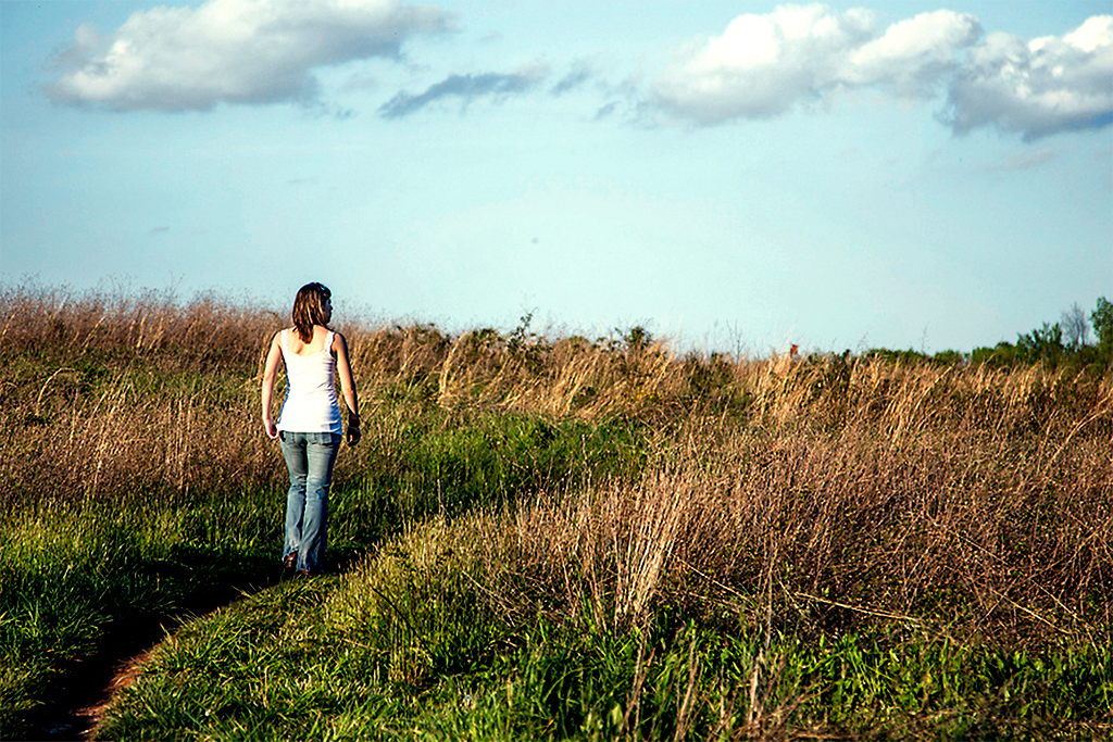 IMAGE: http://i1259.photobucket.com/albums/ii547/tmoore323/GirlWalk-crop.png