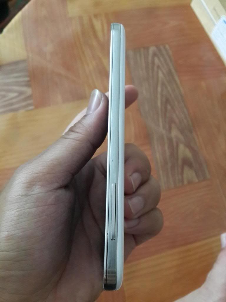 Galaxy S4 i9500 WHite + Gray Mới 99%( Bảo Hành 12 Tháng ) - 1