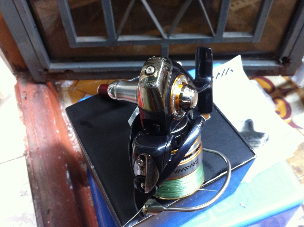 Lên đờl cần bán máy daiwa certate 2500 đơi 2010 - 1